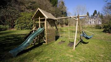 Children’s play area – outdoor