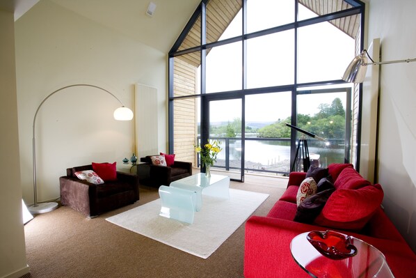 Luxury-Suite, 1 Doppelbett, Kochnische, Seeblick | Wohnbereich