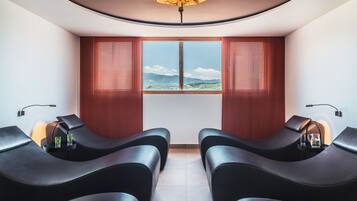 Sauna, hot tub, steam room