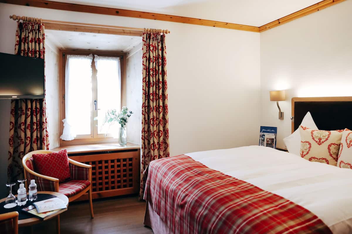 Standard Double Room (Parkett) | Hypo-allergenic bedding, minibar, in-room safe, individually decorated