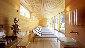 Sauna, tina de hidromasaje, baño de vapor y tratamientos corporales