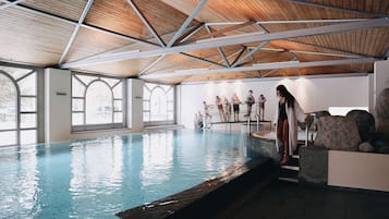 Indoor pool, pool loungers