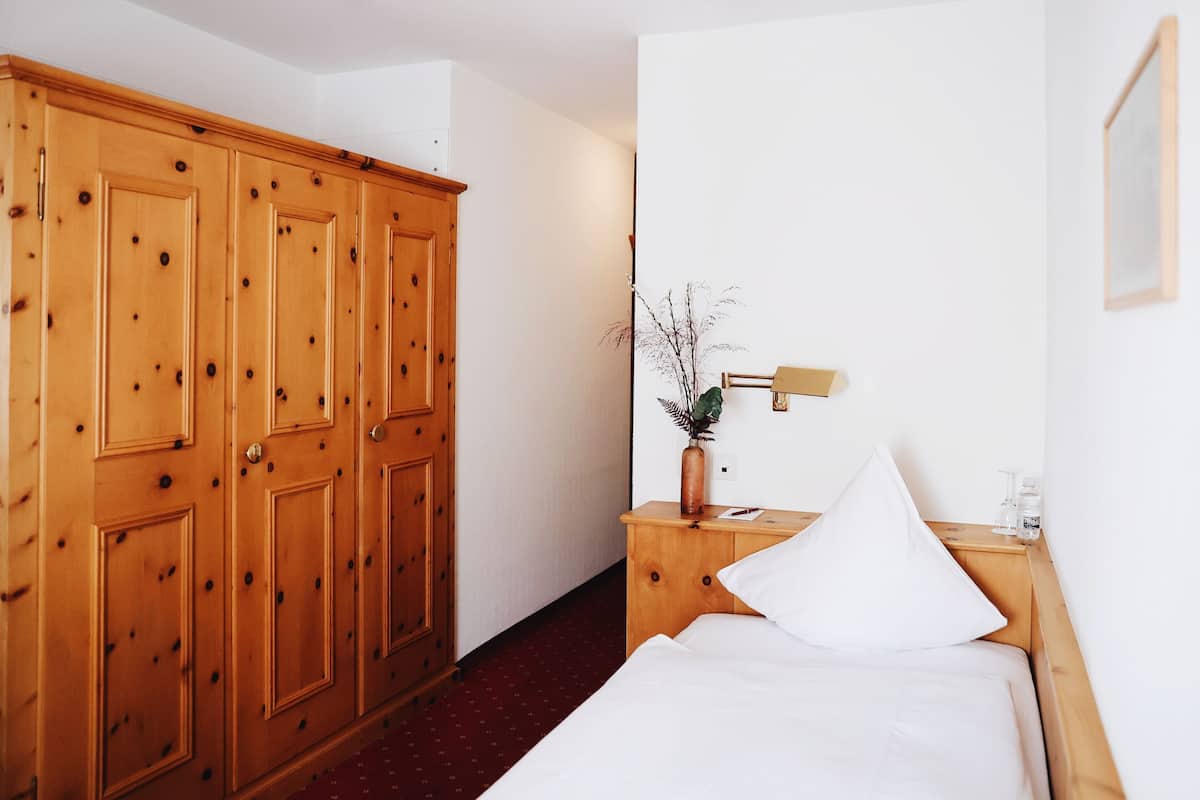 Standard Single Room | Hypo-allergenic bedding, minibar, in-room safe, individually decorated