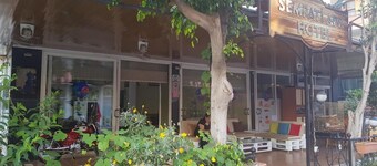 センパティ アパート ホテル