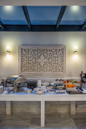 Breakfast buffet - Avra City Boutique Hotel (Chania)