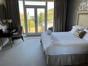Room 1 | In-room safe, individually decorated, individually furnished, desk - The Llawnroc  (St Austell)