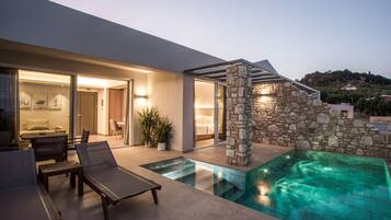 Luxury Suite, Private Pool, Sea View | Premium bedding, memory foam beds, minibar, in-room safe