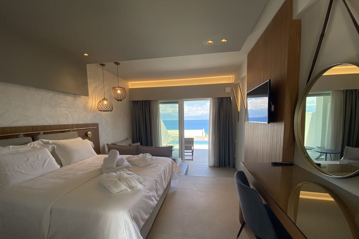 Junior Suite, Private Pool, Sea View | 1 bedroom, premium bedding, memory foam beds, minibar