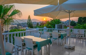Terrace/patio - Bacchus Pension (Antalya)