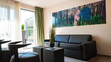 Superior-Doppelzimmer | Hochwertige Bettwaren, Zimmersafe, individuell dekoriert