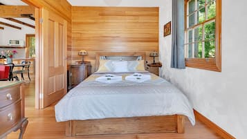 Casa de campo Deluxe, 1 cama Queen size | 1 habitación, sábanas de algodón egipcio y ropa de cama de alta calidad