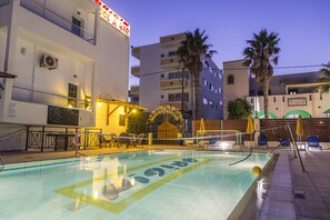 Outdoor pool, pool umbrellas