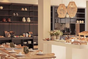 Café da manhã, almoço e jantar
