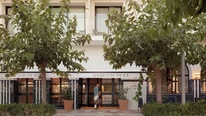 Exterior detail - Hotel Rovira (Tossa de Mar)