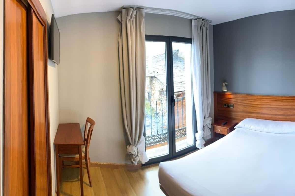 1 bedroom, soundproofing, free wifi, bed sheets