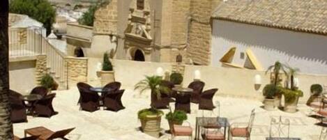 Outdoor pool, pool loungers