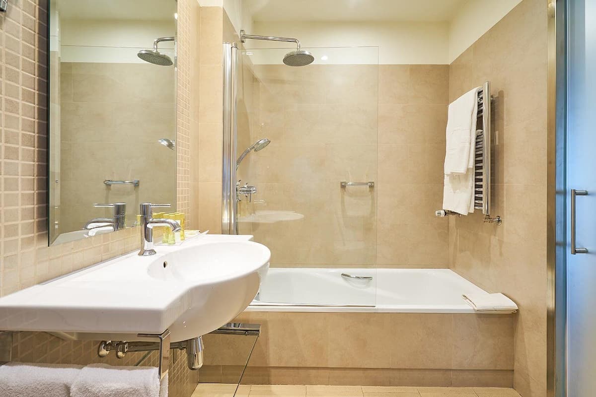 minibar, in-room safe, desk, free wifi