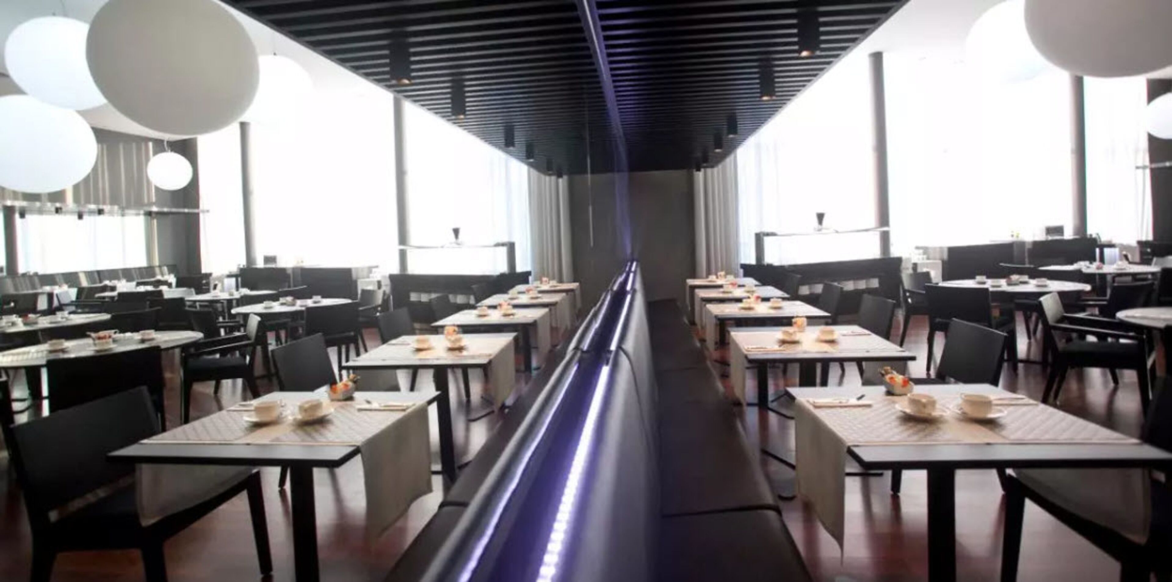 Frokostbuffé hver dag (EUR 12 per person)