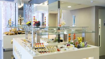 Café da manhã com buffet todos os dias mediante uma taxa
