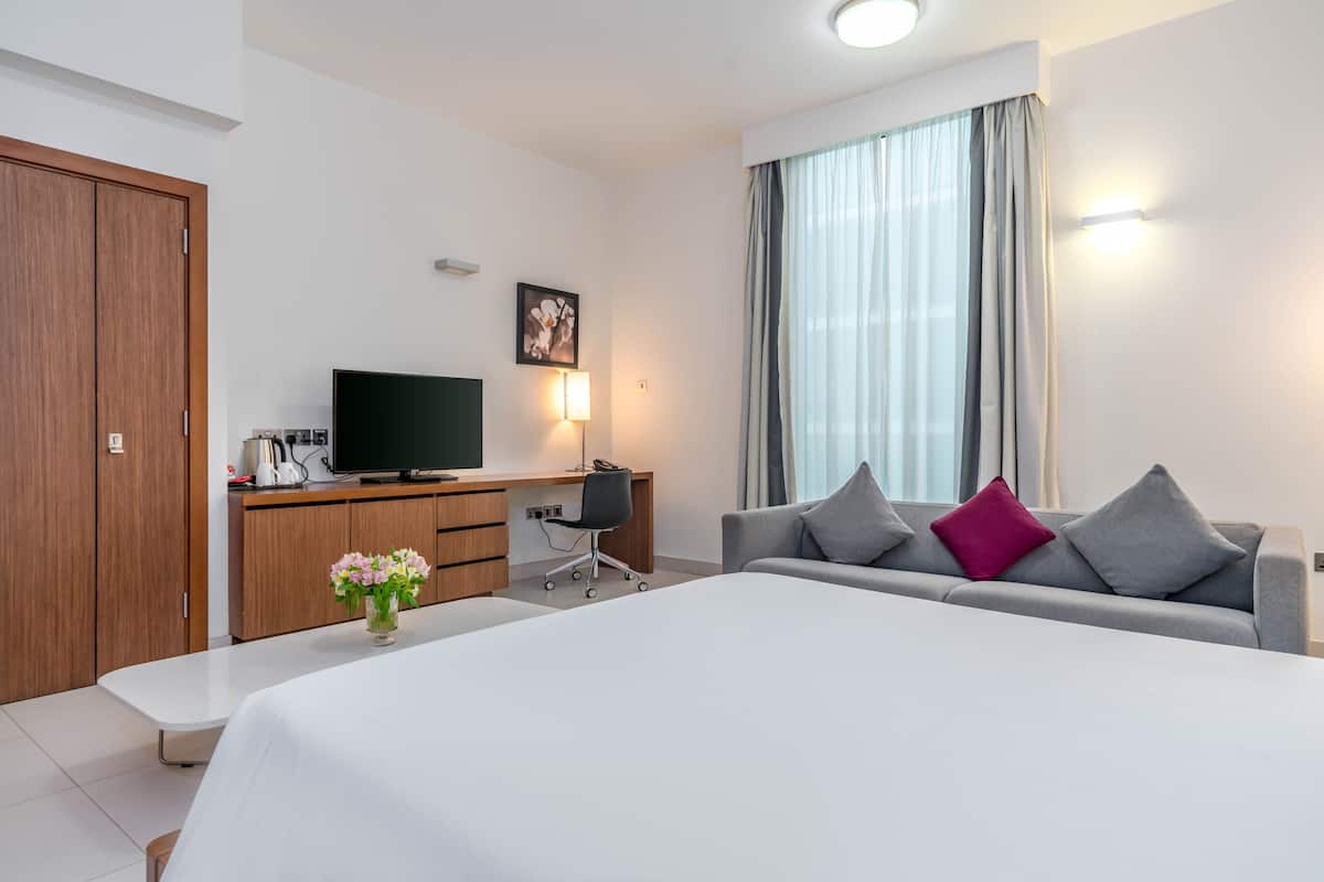 Studio, 1 Double Bed | Egyptian cotton sheets, premium bedding, down duvets, memory-foam beds