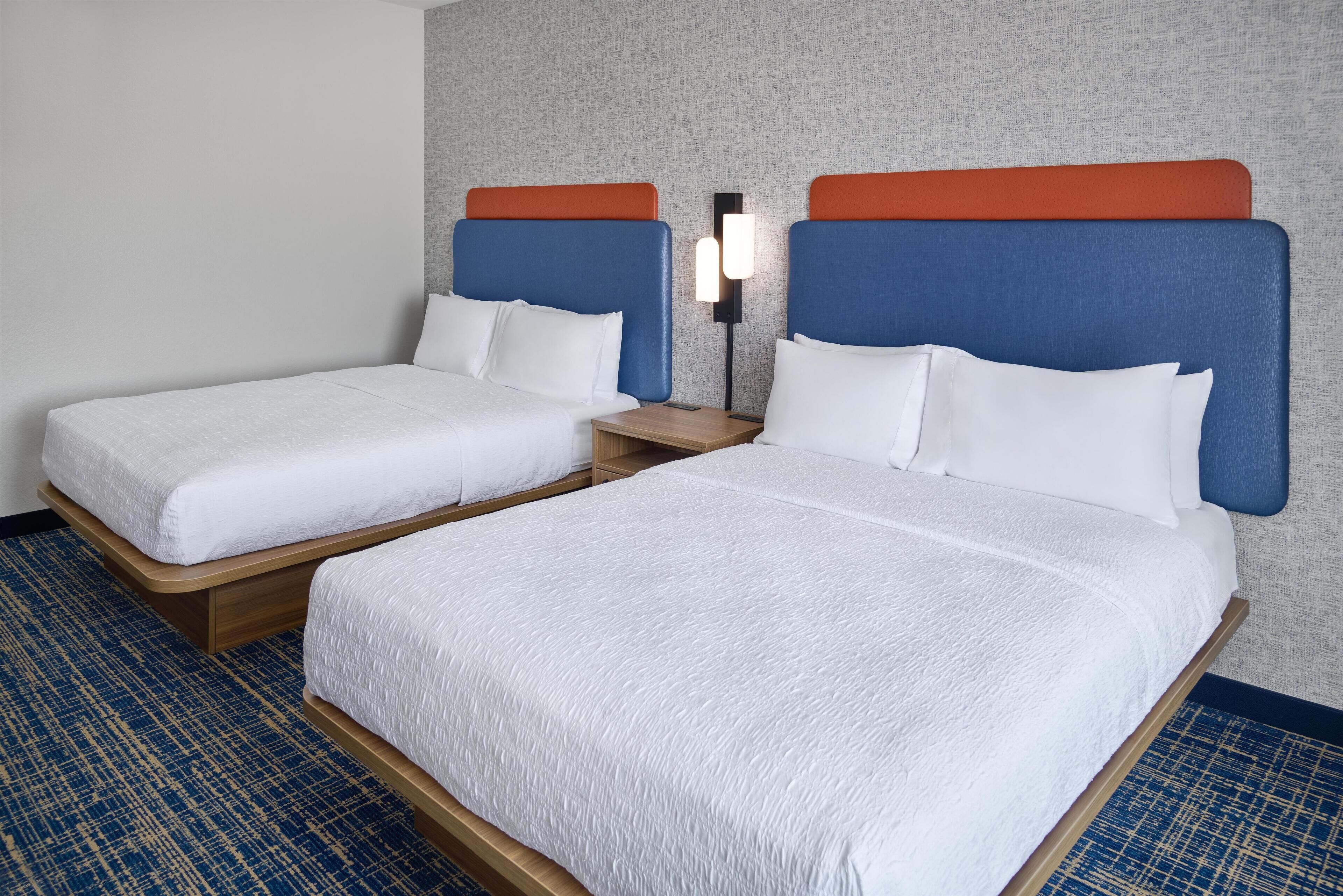 객실 내 금고, 책상, 암막 커튼, 다리미/다리미판