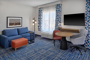 Zimmersafe, Schreibtisch, Verdunkelungsvorhänge, Bügeleisen/Bügelbrett