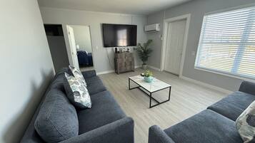 Apartment, 2 Bedrooms | Iron/ironing board, free cots/infant beds, free WiFi, bed sheets