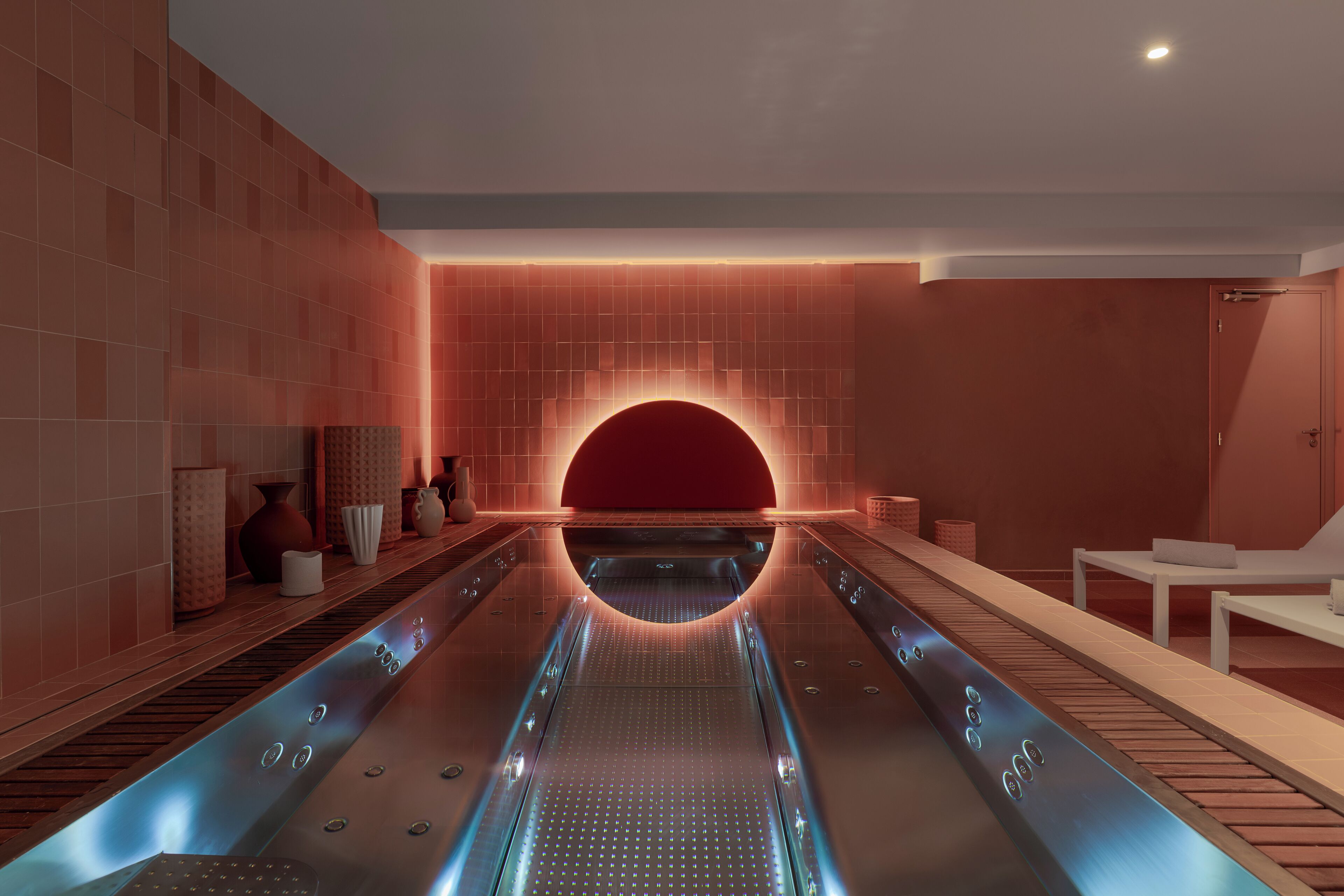 Couples treatment rooms, sauna, hot tub, steam room, hot stone massages
