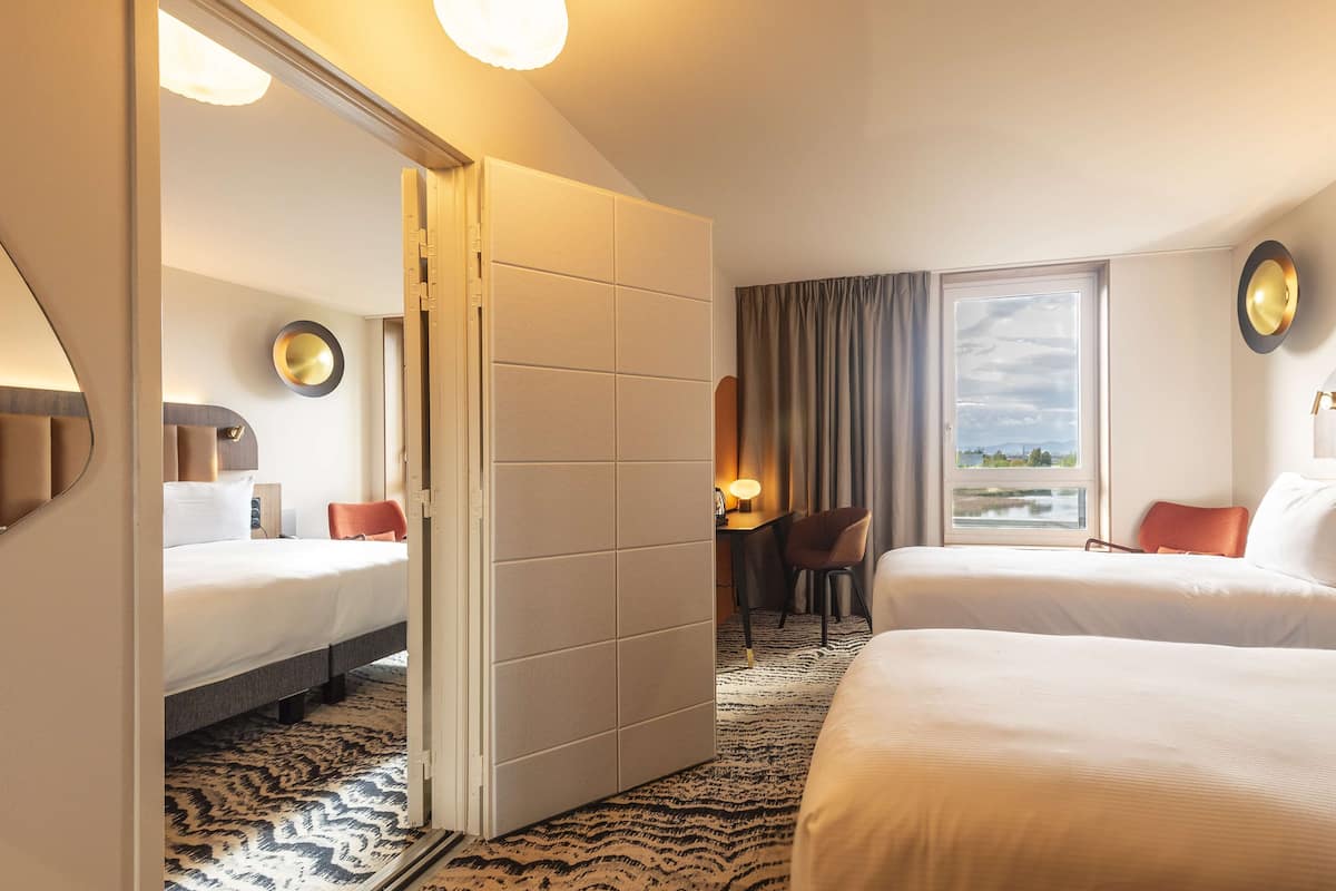 Premium bedding, in-room safe, desk, blackout curtains