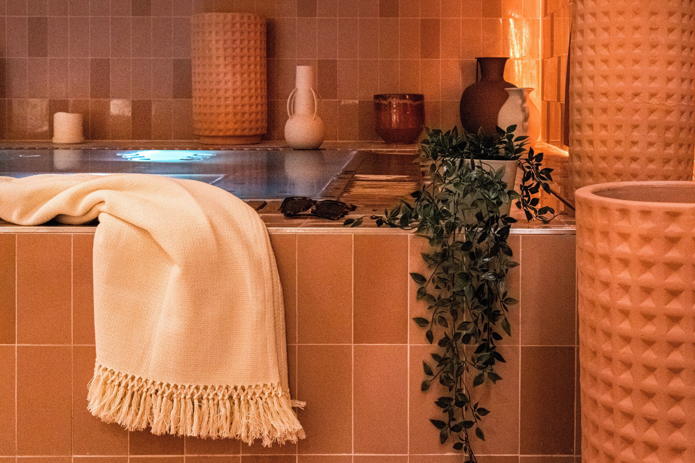 Couples treatment rooms, sauna, hot tub, steam room, hot stone massages