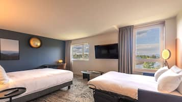 Junior Suite, 1 King Bed, Lake View | Premium bedding, in-room safe, desk, blackout curtains