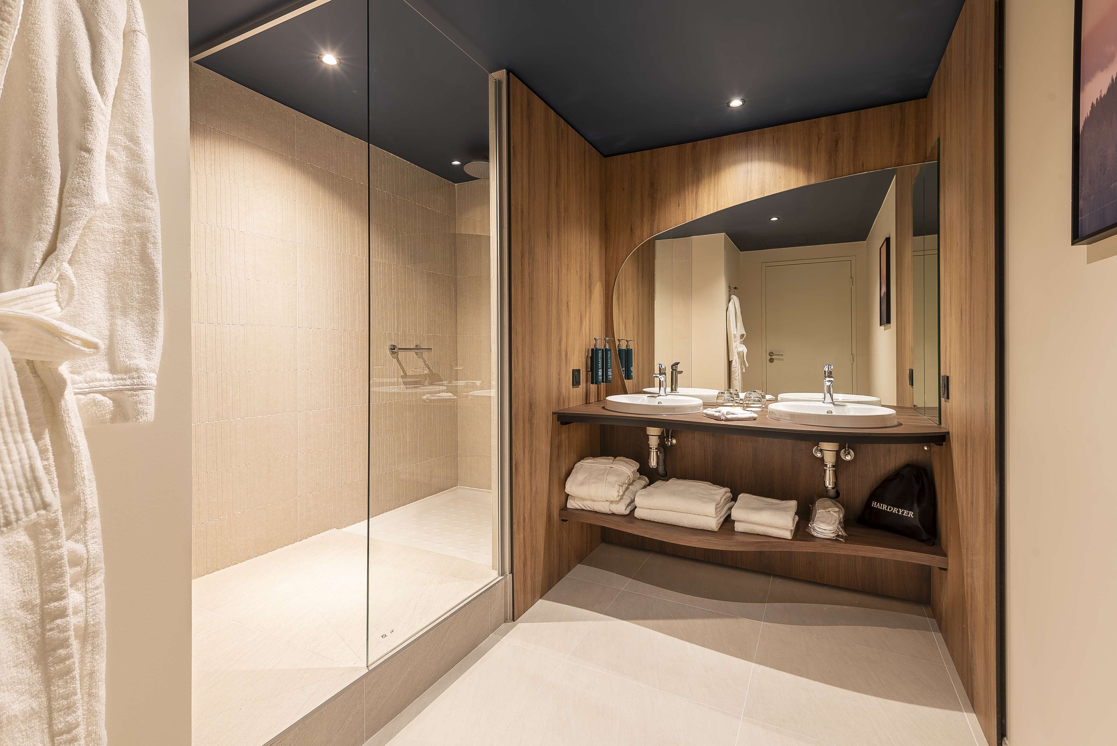 Bathroom shower