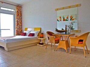 セーフティボックス (室内)、客室ごとに異なるインテリア、遮光カーテン、防音設備