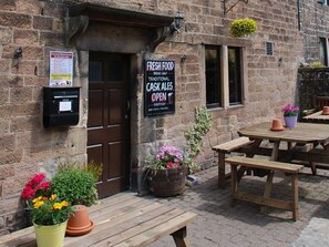 Exterior - Jug and Glass Inn Matlock (Matlock)