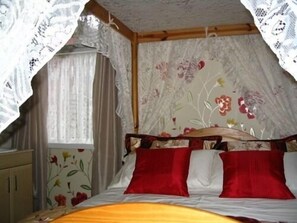 Phòng đôi, 1 giường đôi, phòng tắm dùng chung