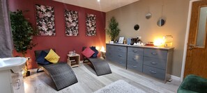 Sauna, banyera d'hidromassatge, bany turc i tractaments corporals 