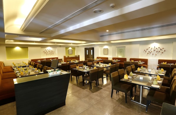 3 Restaurants, FrĂŒhstĂŒck, Mittagessen, Abendessen, panasiatische KĂŒche