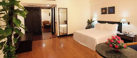 Minibar, desk, rollaway beds, free WiFi