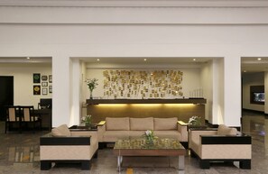 Lobby sitting area - Greenpark Hotel (Visakhapatnam)