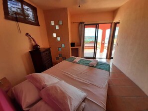 Individually decorated, individually furnished, free WiFi, bed sheets - El Jardin Hotel & Restaurant (San Juan del Sur)