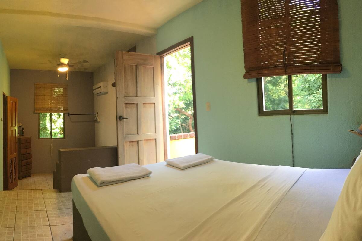 Economy Triple Room, Multiple Beds, Balcony, Tower | Free WiFi, individually decorated, individually furnished, bed sheets