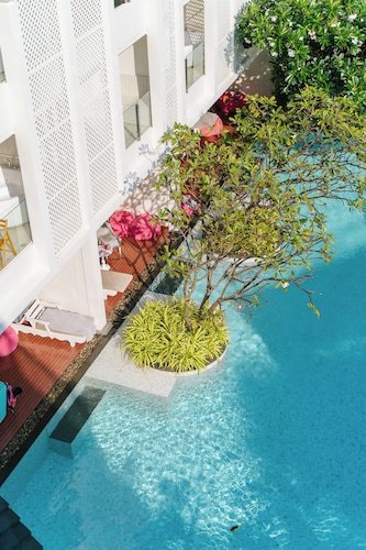 The Sea - Cret Hua Hin