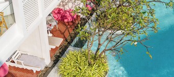 The Sea - Cret Hua Hin