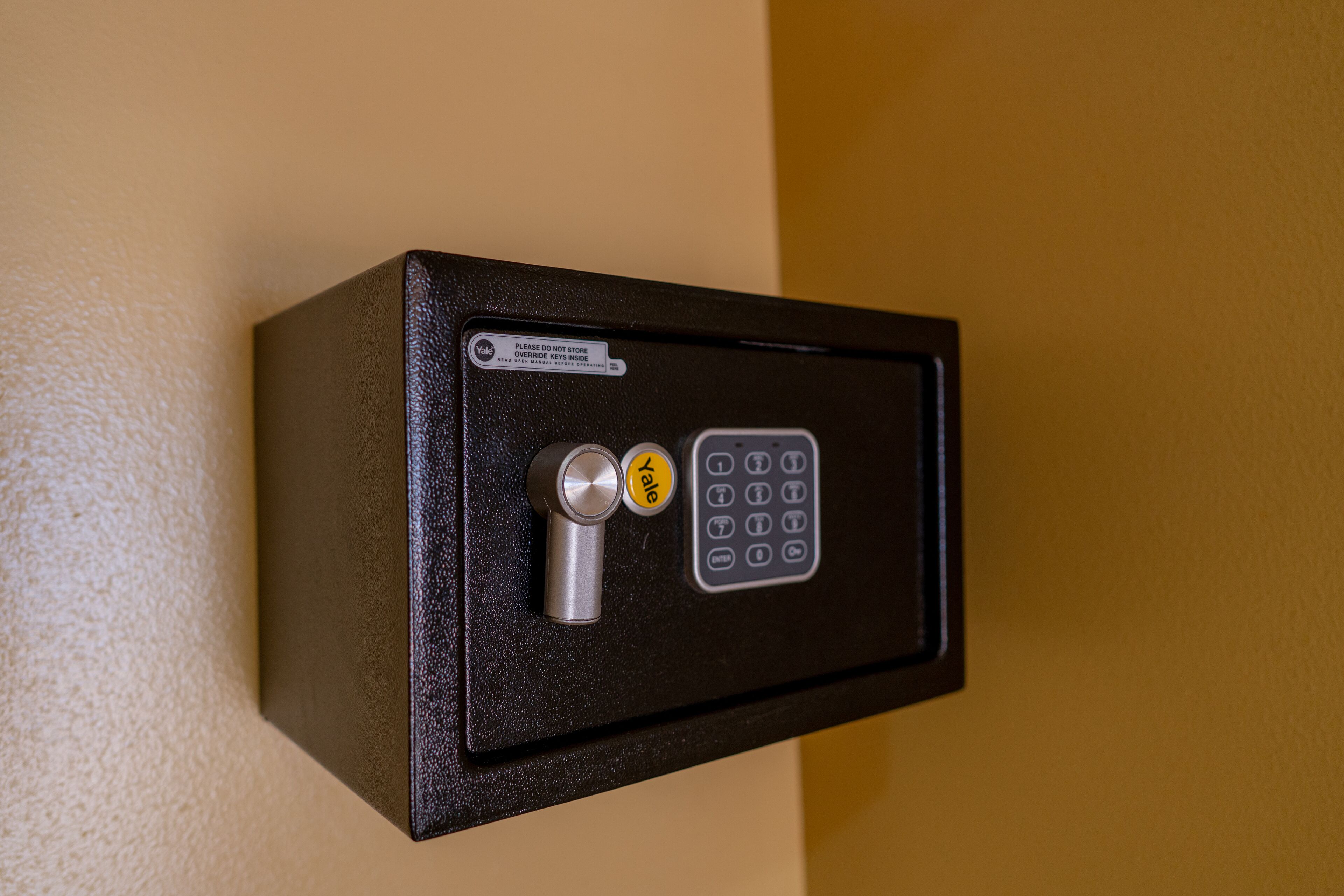 in-room safe, desk, free wifi, bed sheets