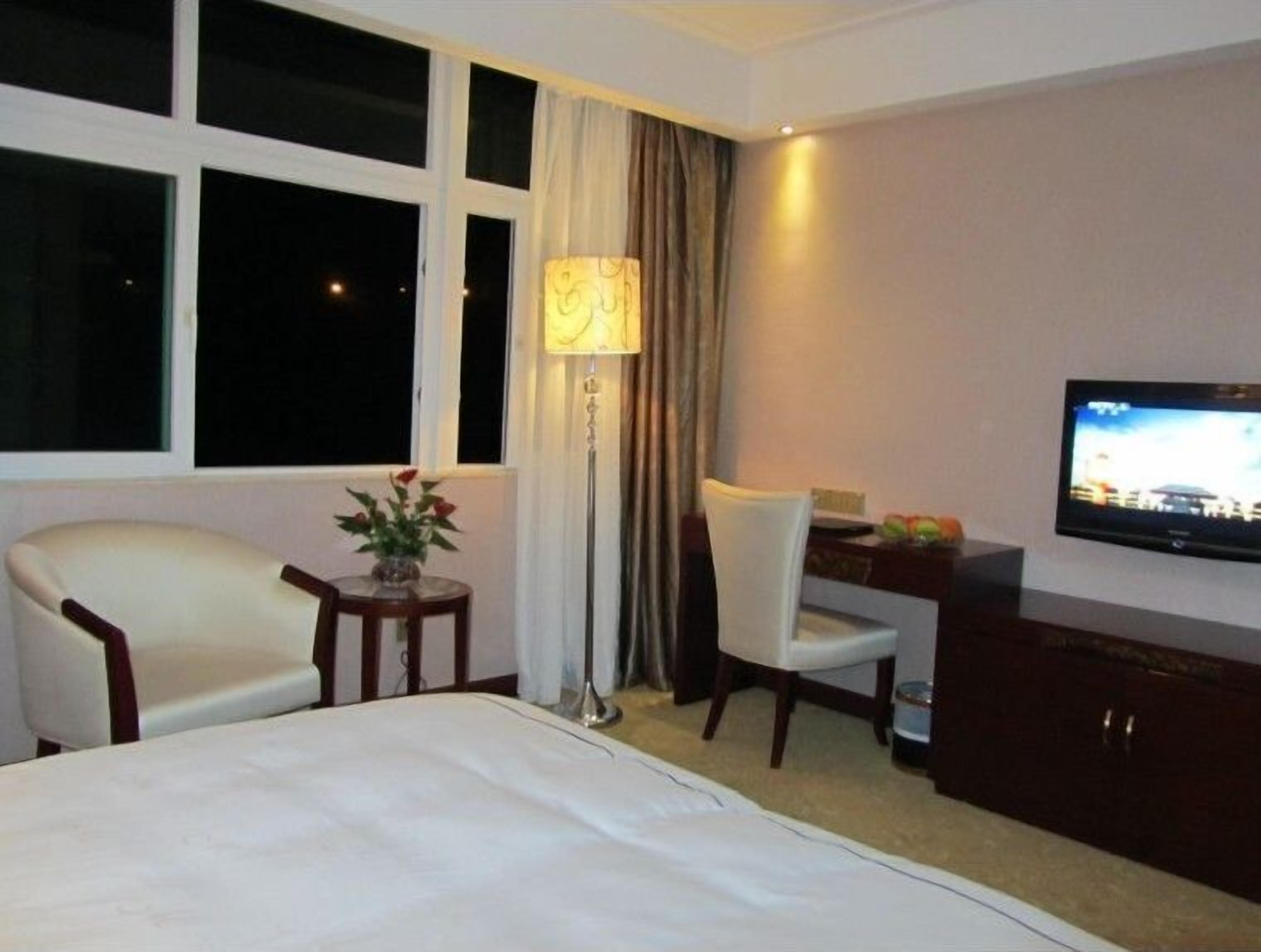 Habitación Deluxe | Escritorio y Internet por cable gratuito