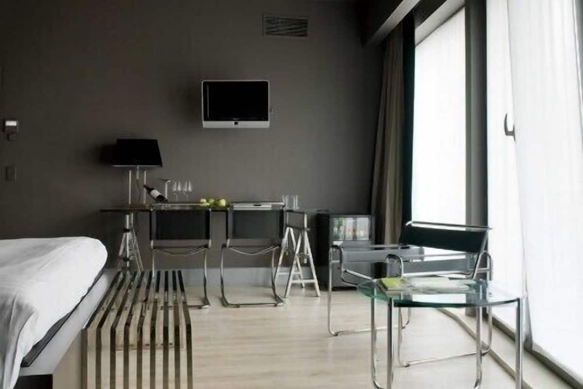 Superior Double Room, Terrace (Deluxe Design - Annex Building) | Premium bedding, minibar, in-room safe, desk