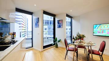 Ático exclusivo (Penthouse) | Zona de estar | Televisión LCD de 40 pulgadas con canales digitales, una televisión