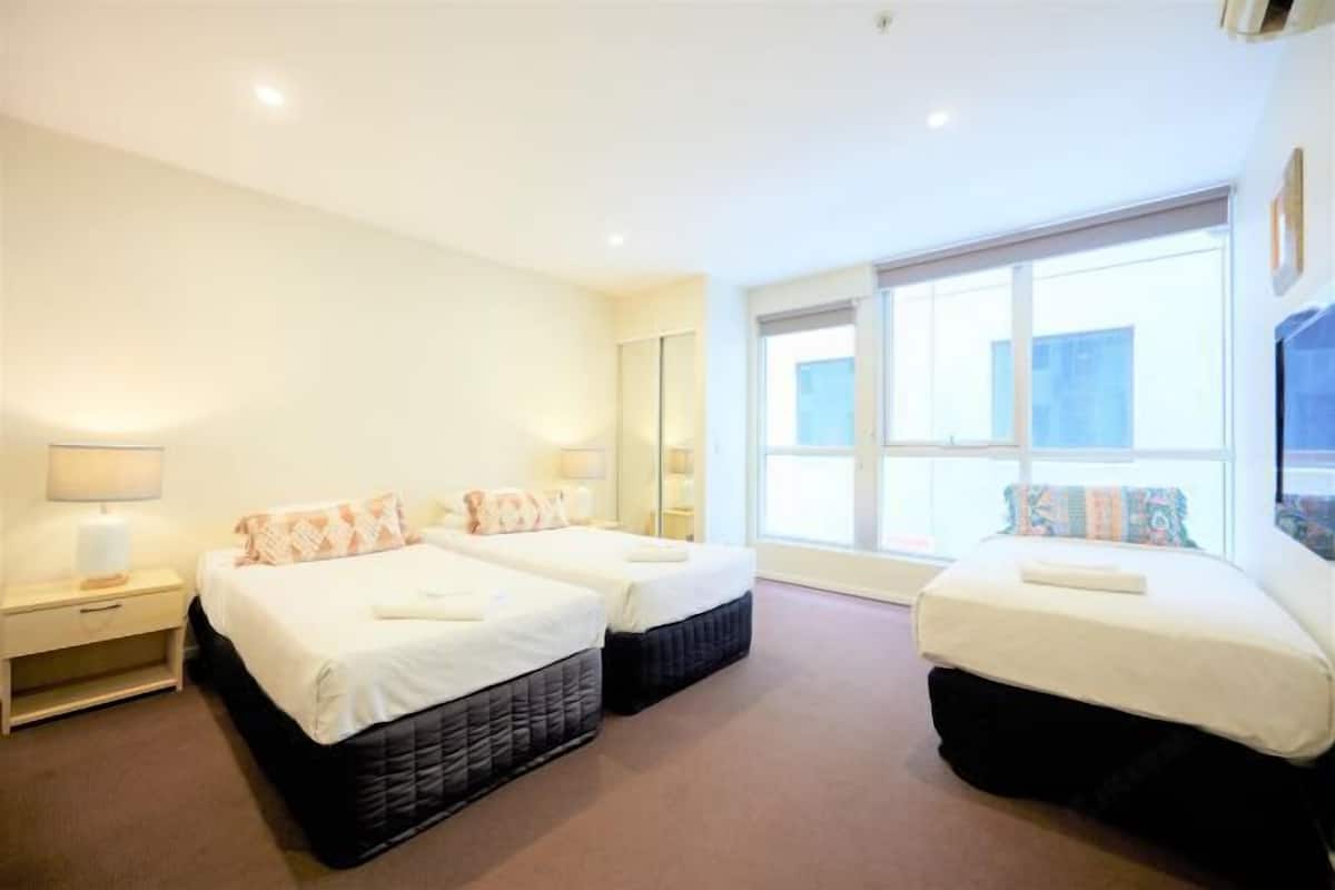1 bedroom, desk, laptop workspace, blackout curtains