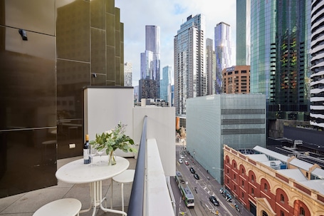 Penthouse Apartment | City view. Arrow on Swanston