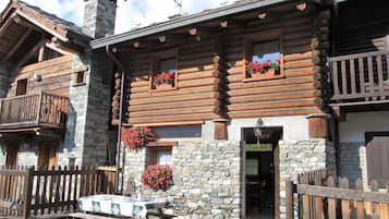 Chalet Tradition, 2 chambres, vue montagne | Terrasse/Patio